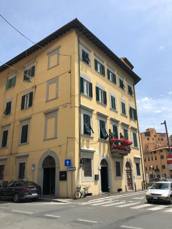 Renovated Apartment With 3 Bedrooms In An Historic Palazzo Between Port And Old Town Livorno Exterior photo