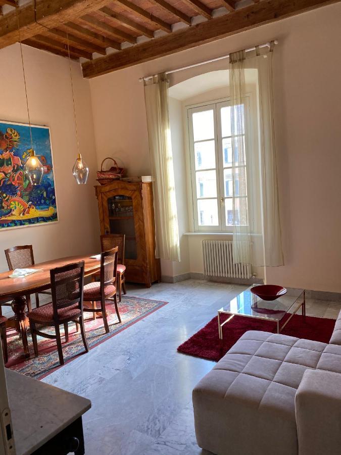 Renovated Apartment With 3 Bedrooms In An Historic Palazzo Between Port And Old Town Livorno Exterior photo