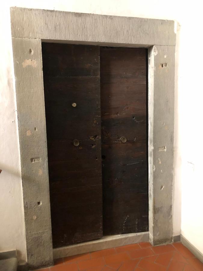 Renovated Apartment With 3 Bedrooms In An Historic Palazzo Between Port And Old Town Livorno Exterior photo
