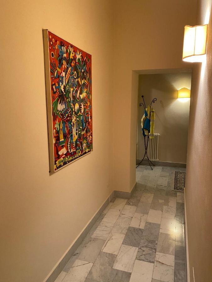 Renovated Apartment With 3 Bedrooms In An Historic Palazzo Between Port And Old Town Livorno Exterior photo