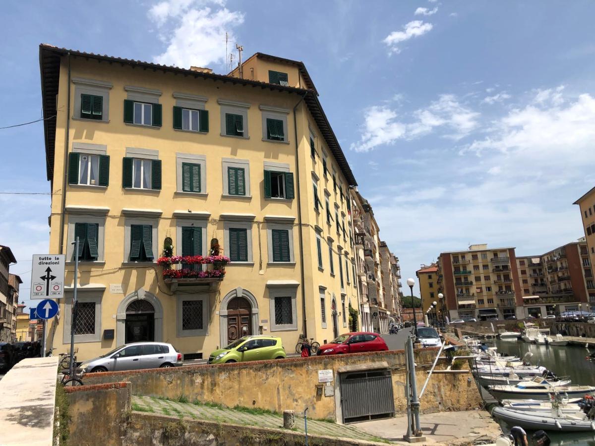 Renovated Apartment With 3 Bedrooms In An Historic Palazzo Between Port And Old Town Livorno Exterior photo